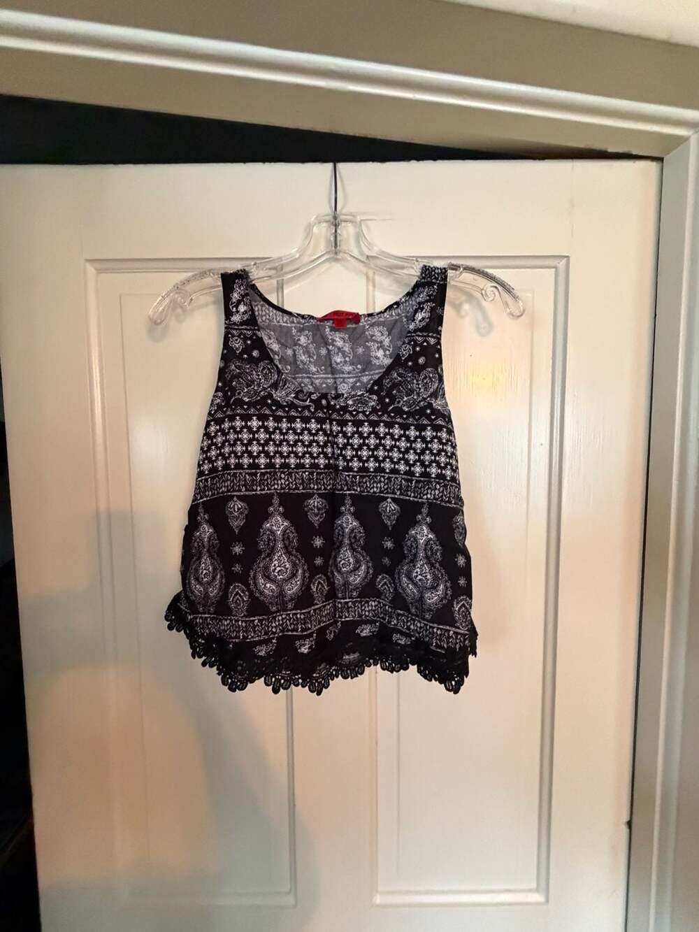 Hot Kiss Women's Black and White Paisley Print Sleeveless Tank Top with Lace Hem
